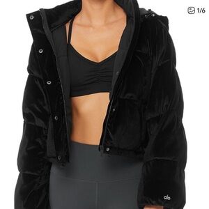 ALO Yoga Women's Midnight Black Puffer Coat